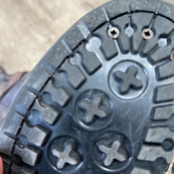 Rare and Unique UGG boots! Beautiful purples and blues with a touch of gold. - Picture 13 of 16